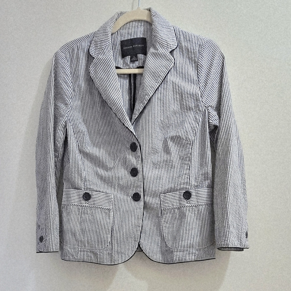 Vintage Banana Republic Blue & White Stripe Seersucker Blazer size 6
